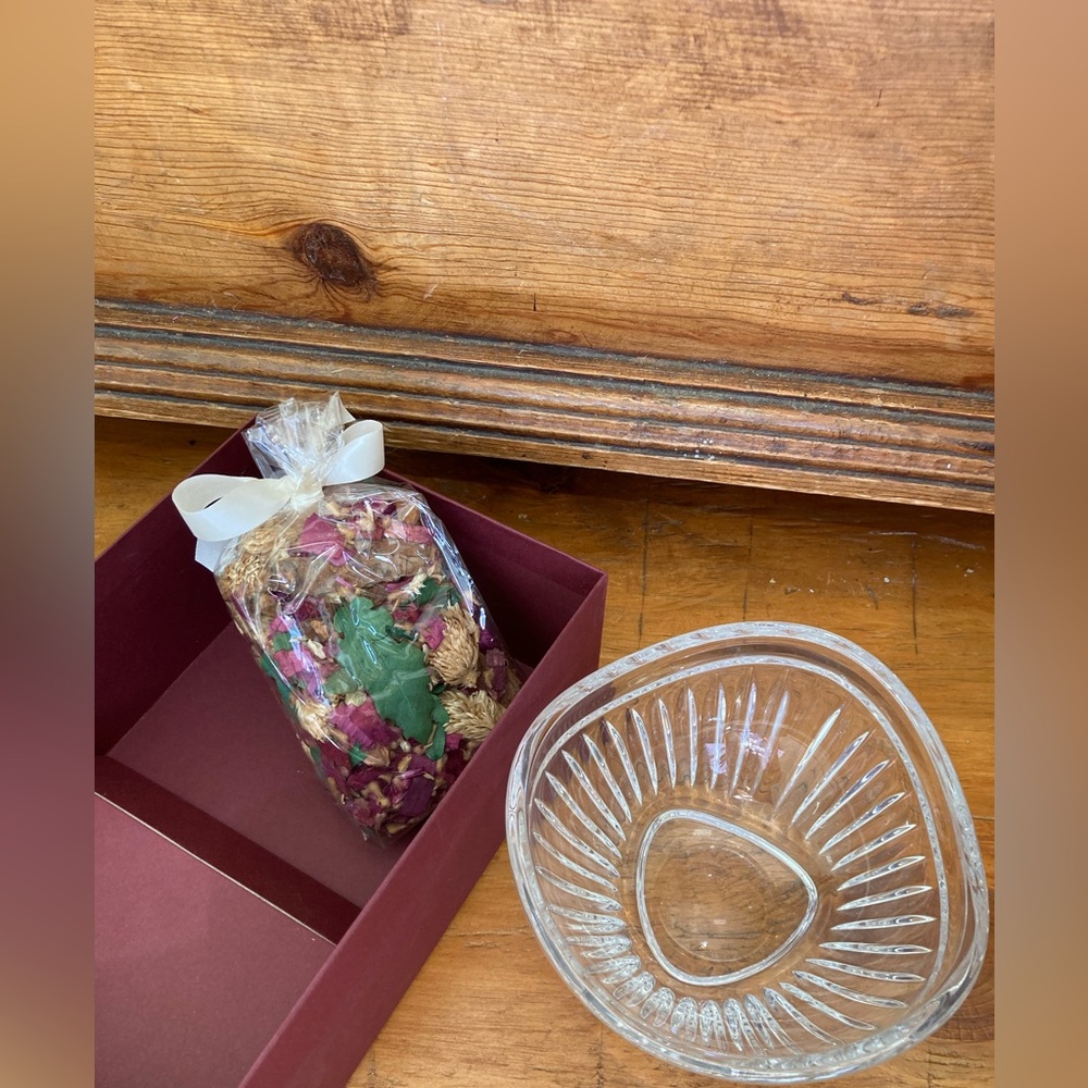 Mikasa potpourri bowl